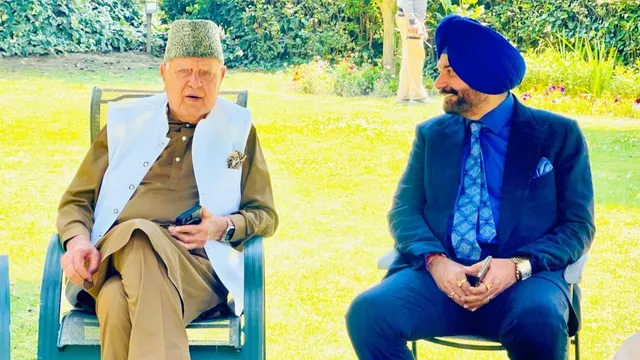 ਸਿਆਸੀ ਹਲਕਿਆਂ 'ਚ ਚਰਚਾ: ਨਵਜੋਤ ਸਿੰਘ ਸਿੱਧੂ ਨੇ ਸ੍ਰੀਨਗਰ 'ਚ ਡਾ. ਫਾਰੂਕ ਅਬਦੁੱਲਾ ਨਾਲ ਕੀਤੀ ਮੁਲਾਕਾਤ