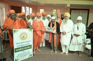 ਪਵਿੱਤਰ ਵੇਈਂ ਦੀ 26ਵੀਂ ਵਰ੍ਹੇਗੰਢ ਮੌਕੇ ਪੰਜਾਬ ਦੇ ਪਾਣੀਆਂ ਨੂੰ ਪ੍ਰਦੂਸ਼ਣ ਮੁਕਤ ਬਣਾਉਣ ਦਾ ਅਹਿਦ