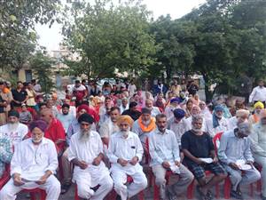 ਮਾਨਾਂਵਾਲੀ ਦੀ ਪੰਚਾਇਤ ‘ਆਪ’ ’ਚ ਸ਼ਾਮਲ, ਡਾ. ਚੱਬੇਵਾਲ ਨੇ ਸਿਰੋਪਾਓ ਪਾ ਕੇ ਕੀਤਾ ਸਨਮਾਨ