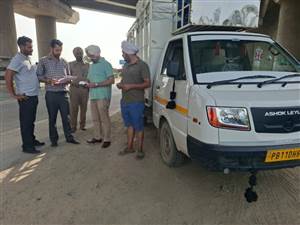 RTO ਦਾ ਵੱਡਾ ਐਕਸ਼ਨ: ਵਪਾਰਕ ਵਾਹਨਾਂ ਦੀ ਅਚਨਚੇਤ ਚੈਕਿੰਗ, ਨਿਯਮਾਂ ਦੀ ਉਲੰਘਣਾ ਕਰਨ ਵਾਲਿਆਂ ਦੇ ਮੌਕੇ 'ਤੇ ਕੱਟੇ ਚਲਾਨ