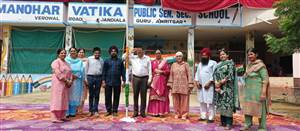 ਡਾ. ਸੁਰੇਸ਼ ਕੁਮਾਰ ਨੇ ਲਹਿਰਾਇਆ ਝੰਡਾ