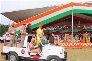 ਕੈਬਨਿਟ ਮੰਤਰੀ ਅਰੋੜਾ ਵੱਲੋਂ ਝੰਡਾ ਲਹਿਰਾਉਣ ਵੇਲੇ ਨਹੀਂ ਖੁੱਲ੍ਹੀ ਰੱਸੀ