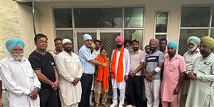 ਆਪ ਆਗੂਆਂ ਵੱਲੋਂ ਚੇਅਰਮੈਨ ਜੋਗਾ ਸਿੰਘ ਅਲਕੜਾ ਦਾ ਸਨਮਾਨ