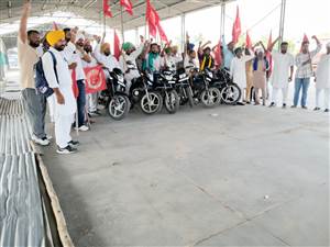 ਮਜ਼ਦੂਰ ਹੱਕਾਂ ਲਈ ਕ੍ਰਾਂਤੀਕਾਰੀ ਪੇਂਡੂ ਮਜ਼ਦੂਰ ਯੂਨੀਅਨ ਨੇ ਕੱਢਿਆ ਮੋਟਰਸਾਈਕਲ ਮਾਰਚ