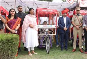 ਕੈਬਨਿਟ ਮੰਤਰੀ ਵੱਲੋਂ ਵੱਖ-ਵੱਖ ਖੇਤਰਾਂ ’ਚ ਵੱਡਮੁੱਲਾ ਯੋਗਦਾਨ ਪਾਉਣ ਵਾਲੀਆਂ ਸ਼ਖ਼ਸੀਅਤਾਂ ਸਨਮਾਨਿਤ