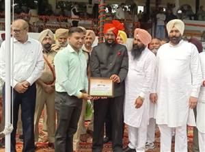 ਡਿਪਟੀ ਕਮਿਸ਼ਨਰ ਅਕਾਸ਼ ਬਾਂਸਲ ਨੇ ਕਪੂਰਥਲਾ ਵਿਖੇ 80ਵੇਂ ਆਜ਼ਾਦੀ ਦਿਹਾੜੇ 'ਤੇ ਰਾਸ਼ਟਰੀ ਝੰਡਾ ਲਹਿਰਾਇਆ
