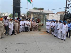 ਨਾਇਬ ਸੂਬੇਦਾਰ ਸ਼ਹੀਦ ਜਸਵਿੰਦਰ ਸਿੰਘ ਦਿੱਤੀ ਸ਼ਰਧਾਂਜਲੀ