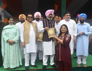 ਵੱਖ-ਵੱਖ ਥਾਵਾਂ ’ਤੇ ਆਜ਼ਾਦੀ ਦਿਵਸ ਨੂੰ ਸਮਰਪਿਤ ਕਰਵਾਏ ਸਮਾਗਮ