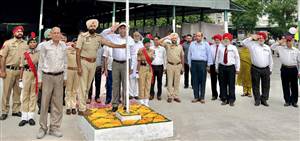 ਬੰਗਾ ’ਚ ਐੱਸਡੀਐੱਮ ਵਿਪਨ ਭੰਡਾਰੀ ਨੇ ਲਹਿਰਾਇਆ ਰਾਸ਼ਟਰੀ ਝੰਡਾ