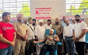 ਨੌਜਵਾਨ ਦੀਪਕ ਕੁਮਾਰ ਗਰਗ ਨੇ ਕੀਤਾ ਖ਼ੂਨਦਾਨ