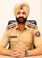 ਬਰਨਾਲਾ ਦੇ CIA ਇੰਚਾਰਜ ਇੰਸਪੈਕਟਰ ਬਲਜੀਤ ਸਿੰਘ 'ਪ੍ਰੈਜ਼ੀਡੈਂਟ ਮੈਡਲ' ਨਾਲ ਸਨਮਾਨਿਤ, ਰਾਸ਼ਟਰੀ ਸਨਮਾਨ ਮਿਲਣ 'ਤੇ ਇਲਾਕੇ ’ਚ ਖ਼ੁਸ਼ੀ ਦੀ ਲਹਿਰ