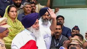 ਜਾਨਲੇਵਾ ਹਮਲੇ ਤੋਂ ਬਾਅਦ ਸੁਖਬੀਰ ਬਾਦਲ ਦਾ ਇਲਾਜ ਜਾਰੀ, ਹੁਣ ਕਿਹੋ ਜਿਹੀ ਹੈ ਸਿਹਤ? ਸੀਟੀ ਸਕੈਨ ਸਮੇਤ ਹੋਈਆਂ ਕਈ ਜਾਂਚਾਂ