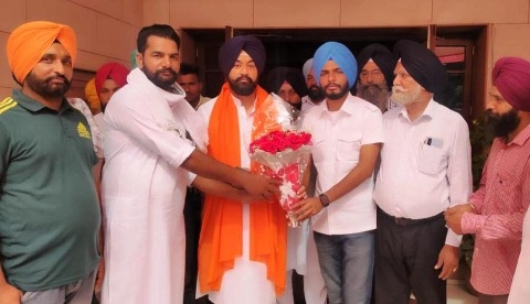 ਗੁਰਪ੍ਰਰੀਤ ਸਿੰਘ ਰਾਜੂ ਖੰਨਾ ਦਾ ਸਨਮਾਨ