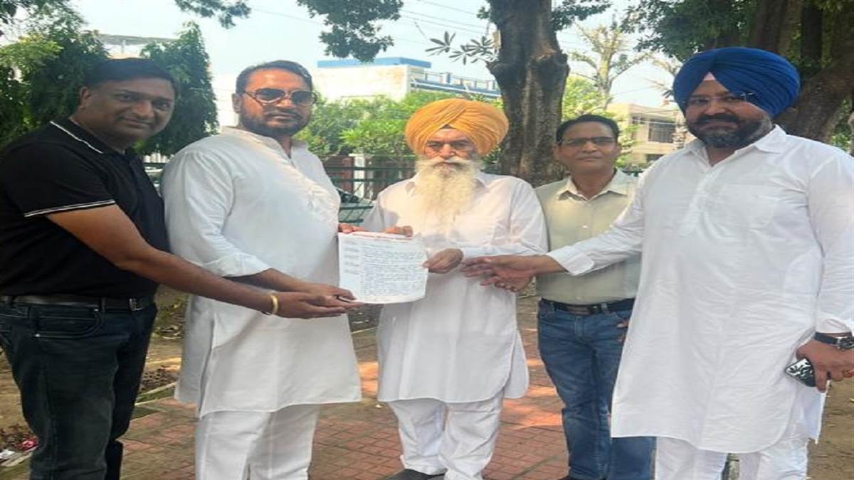 ਮੇਅਰ ਨੇ ਮੁਹਾਲੀ 3ਬੀ-2 ਮਾਰਕਿਟ ਦੇ ਦੁਕਾਨਦਾਰਾਂ ਦੀਆਂ ਸਮੱਸਿਆਵਾਂ ਸੁਣੀਆਂ