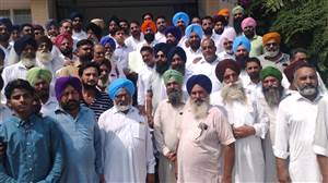 ਸ਼੍ਰੋਮਣੀ ਅਕਾਲੀ ਦਲ ਵੱਲੋਂ ਤਪਾ ਵਿਖੇ ਬਿਜਲੀ ਕੱਟਾਂ ਨੂੰ ਲੈ ਕੇ ਦਿੱਤਾ ਧਰਨਾ
