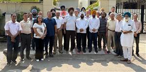 ਸੈਕਟਰ-70 ’ਚ ਬਹੁ-ਮੰਜ਼ਲਾਂ ਸੁਸਾਇਟੀ ਦੀ ਉਸਾਰੀ ’ਤੇ ਰੋਕ ਲਗਾਉਣ ਦੀ ਗੁਹਾਰ