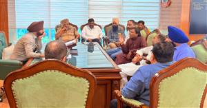 ਮੇਅਰ ਵੱਲੋਂ ਮੰਗਾਂ ਮੰਨਣ ਦਾ ਭਰੋਸਾ ਦੇਣ ਮਗਰੋਂ ਸਫ਼ਾਈ ਸੇਵਕਾਂ ਦੀ ਹੜਤਾਲ ਮੁਲਤਵੀ, ਕੰਮ ਸ਼ੁਰੂ