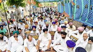 ਬਿਜਲੀ ਕੱਟਾਂ ਨੇ ਕੱਢਿਆ ਲੋਕਾਂ ਦਾ ਧੂੰਆਂ, ਹੀਰੋ ਦੀ ਅਗਵਾਈ ’ਚ ਐਕਸੀਅਨ ਦਫ਼ਤਰ ਅੱਗੇ ਗੱਜੇ ਅਕਾਲੀ