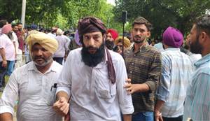 ਧਰਨੇ ਦੌਰਾਨ ਪਾਣੀ ਦੀਆਂ ਬੁਛਾੜਾਂ ਨਾਲ ਰਾਹੁਲ ਇੰਦਰ ਸਿੰਘ ਸਿੱਧੂ ਜ਼ਖ਼ਮੀ