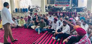 ਸਰਕਾਰ ਦੀਆਂ ਨੀਤੀਆਂ ਖ਼ਿਲਾਫ਼ ਪਟਵਾਰੀਆਂ ਦਾ ਹੱਲਾ-ਬੋਲ, ਕੰਮਕਾਜ ਛੱਡ ਦਿੱਤੀ ਚਿਤਾਵਨੀ; 'ਜਦੋਂ ਤੱਕ ਮੰਗਾਂ ਨਹੀਂ ਮੰਨੀਆਂ ਜਾਂਦੀਆਂ, ਜਾਰੀ ਰਹੇਗਾ ਸੰਘਰਸ਼'