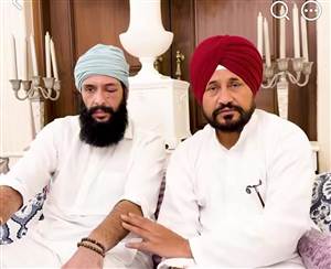 ਚੰਡੀਗੜ੍ਹ ਪ੍ਰਦਰਸ਼ਨ ਦੌਰਾਨ ਜ਼ਖਮੀ ਹੋਏ ਕਾਂਗਰਸੀ ਆਗੂਆਂ ਦਾ ਹਾਲ ਜਾਣਨ ਪਹੁੰਚੇ ਚੰਨੀ, ਰੰਧਾਵਾ ਤੇ ਪਰਗਟ ਸਿੰਘ; ਸਰਕਾਰ ’ਤੇ ਸਾਧਿਆ ਨਿਸ਼ਾਨਾ