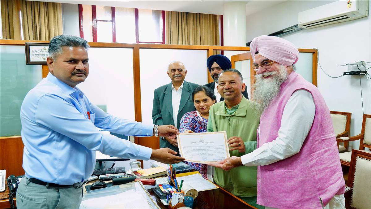 Punjab News : ਬਿਨਾਂ ਵਿਰੋਧ ਰਾਜ ਸਭਾ ਮੈਂਬਰ ਚੁਣੇ ਗਏ ਰਜਿੰਦਰ ਗੁਪਤਾ ਨੂੰ ਮਿਲਿਆ ਚੋਣ ਸਰਟੀਫਿਕੇਟ