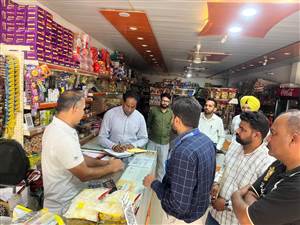 ਬਾਜ਼ਾਰ ’ਚ ਪਾਬੰਦੀਸ਼ੁਦਾ ਸਿੰਗਲ ਯੂਜ਼ ਪਲਾਸਟਿਕ ਜ਼ਬਤ, 10 ਹਜ਼ਾਰ ਜੁਰਮਾਨਾ