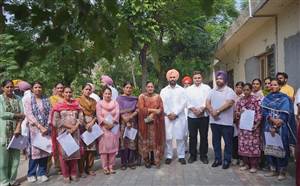 ਪੱਟੀ ’ਚ 14 ਆਂਗਣਵਾੜੀ ਹੈਲਪਰਾਂ ਨੂੰ ਜੱਸਾ ਪੱਟੀ ਨੇ ਸੌਂਪੇ ਨਿਯੁਕਤੀ ਪੱਤਰ