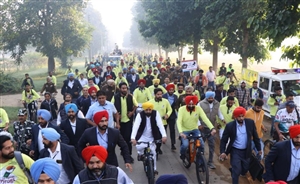 Video: ਲੁਧਿਆਣਾ 'ਚ ਸਾਈਕਲ ਰੈਲੀ ਦੌਰਾਨ ਸੀਐੱਮ ਮਾਨ ਨੇ ਹਾਕੀ ਟੀਮ ਦੇ 10 ਖਿਡਾਰੀਆਂ ਨੂੰ 1-1 ਕਰੋੜ ਰੁਪਏ ਦੇਣ ਦਾ ਕੀਤਾ ਐਲਾਨ