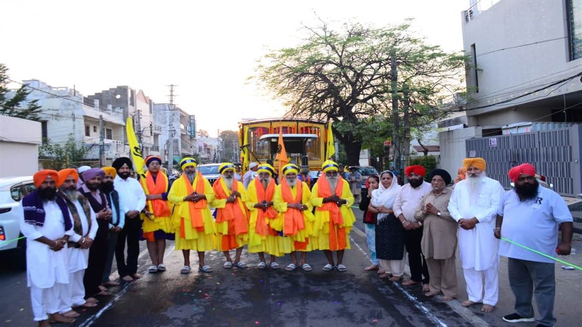 ਸਤਿਸੰਗ ਸਭਾ ਨੇ ਨਗਰ ਕੀਰਤਨ ਦਾ ਕੀਤਾ ਭਰਵਾਂ ਸਵਾਗਤ