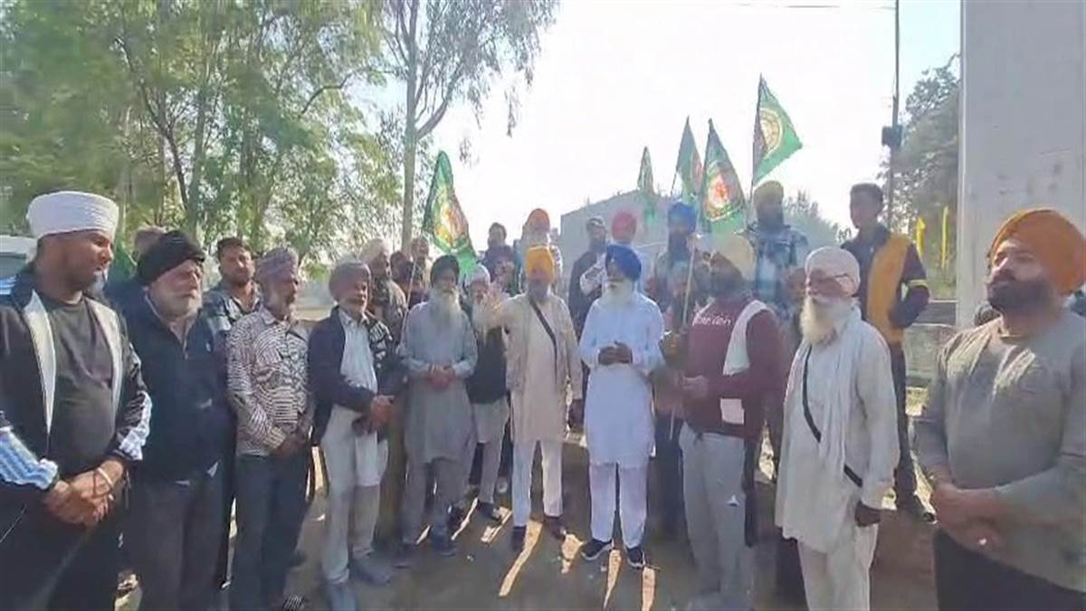 ਬਿਜਲੀ ਬਿੱਲ 2025 ਤੇ ਸਮਾਰਟ ਮੀਟਰਾਂ ਦਾ ਵਿਰੋਧ ’ਚ ਮੁੱਖ ਮੰਤਰੀ ਤੇ ਪ੍ਰਧਾਨ ਮੰਤਰੀ ਦਾ ਫੂਕਿਆ ਪੁਤਲਾ