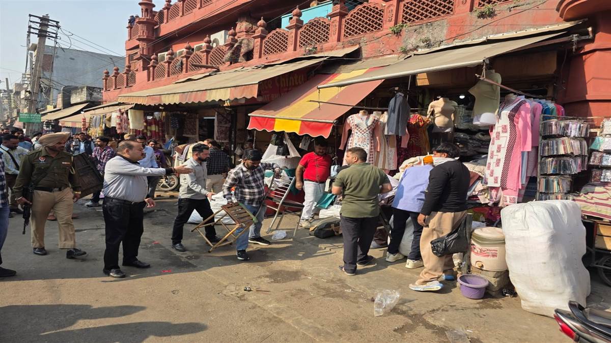 ਤਹਿਬਾਜ਼ਾਰੀ ਬ੍ਰਾਂਚ ਦੀ ਕਾਰਵਾਈ, 4 ਦਰਜਨ ਰੇਹੜੀਆਂ-ਫੜ੍ਹੀਆਂ ਜ਼ਬਤ