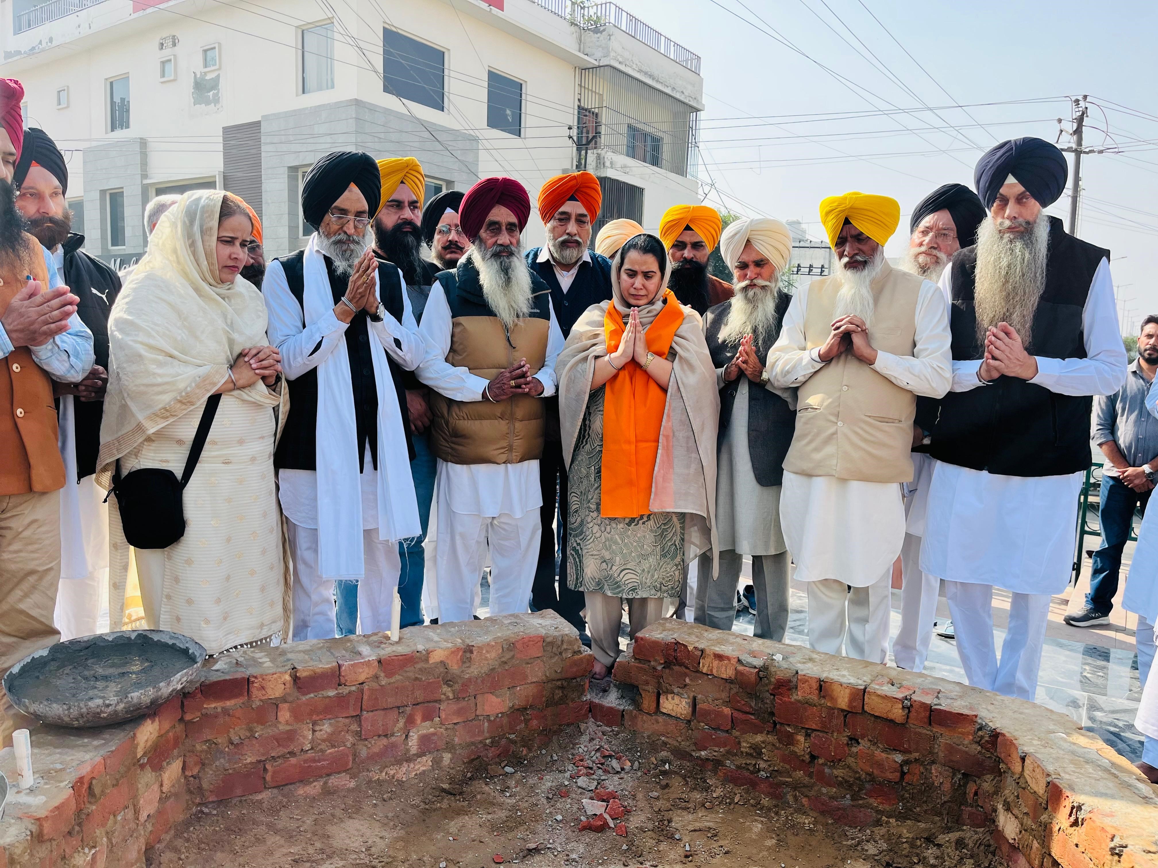 ਨਾਨਕਿਆਣਾ ਚੌਕ ਦੇ ਸੁੰਦਰੀਕਰਨ ਤੇ ਖੰਡਾ ਸਾਹਿਬ ਸਥਾਪਤ ਕਰਨ ਦੀ ਸ਼ੁਰੂਆਤ