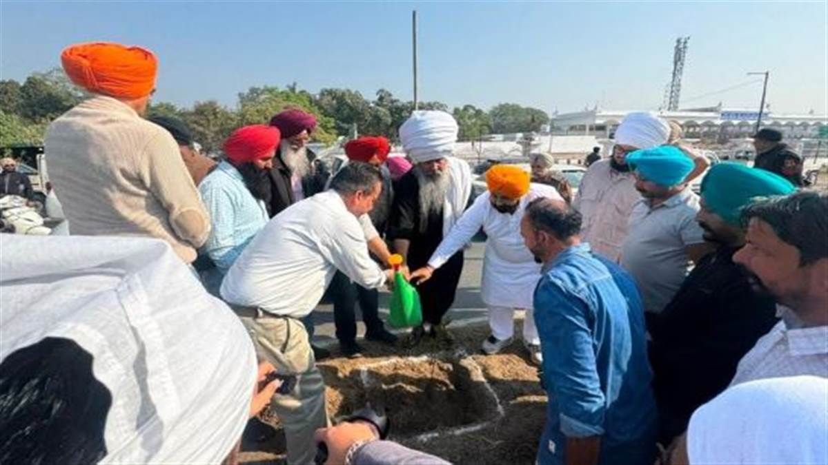Punjab News : ਸ੍ਰੀ ਅਨੰਦਪੁਰ ਸਾਹਿਬ ਨੂੰ ਹਰਿਆ ਭਰਿਆ ਬਣਾਉਣ ਲਈ ਮੁਹਿੰਮ ਦੀ ਸ਼ੁਰੂਆਤ, ਕੈਬਨਿਟ ਮੰਤਰੀ ਹਰਜੋਤ ਸਿੰਘ ਬੈਂਸ ਨੇ ਬੂਟਾ ਲਾ ਕੇ ਦਿੱਤਾ ਵਾਤਾਵਰਨ ਸੰਭਾਲ ਦਾ ਸੰਦੇਸ਼