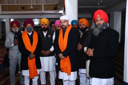 Congress candidate Kamil along with his family paid homage to Gurusar Sahib