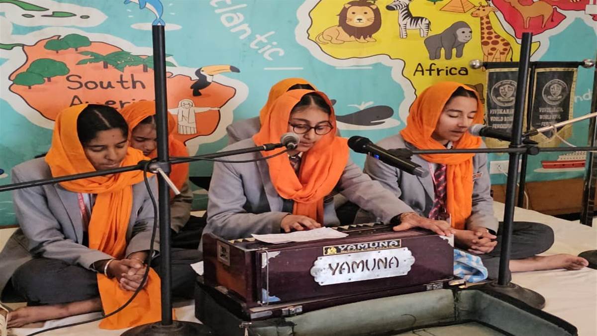 ਵਿਵੇਕਾਨੰਦ ਸਕੂਲ ’ਚ ਪਾਠ ਸ਼੍ਰੀ ਸੁਖਮਨੀ ਸਾਹਿਬ ਕਰਵਾਏ