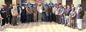 ਸੜਕ ਹਾਦਸੇ ਦੀ ਪੀੜਤ ਲੜਕੀ ਨੂੰ ਇਨਸਾਫ ਦਿਵਾਉਣ ਲਈ ਦਿੱਤਾ ਮੰਗ-ਪੱਤਰ