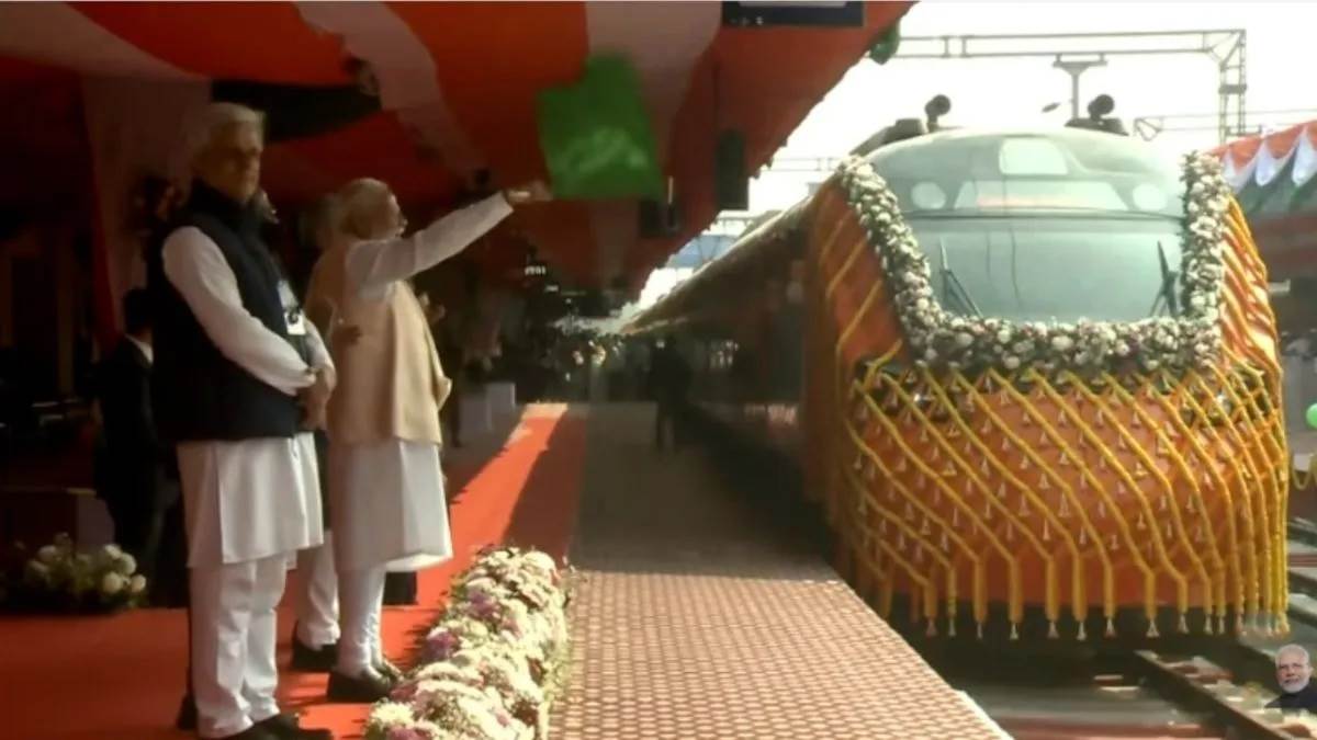 PM Modi ਨੇ ਦੇਸ਼ ਨੂੰ ਦਿੱਤਾ ਪਹਿਲੀ 'ਵੰਦੇ ਭਾਰਤ ਸਲੀਪਰ' ਟ੍ਰੇਨ ਦਾ ਤੋਹਫ਼ਾ; ਪੜ੍ਹੋ ਰੂਟ ਤੋਂ ਲੈ ਕੇ ਕਿਰਾਏ ਤਕ ਸਭ ਕੁਝ