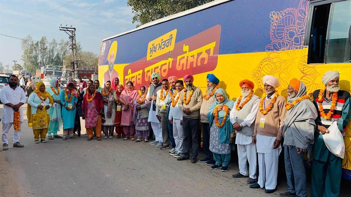 ਵਿਧਾਇਕ ਰੰਧਾਵਾ ਨੇ ਤੀਰਥ ਯਾਤਰਾ ਲਈ ਚੌਥੀ ਵਿਸ਼ੇਸ਼ ਬੱਸ ਰਵਾਨਾ ਕੀਤੀ