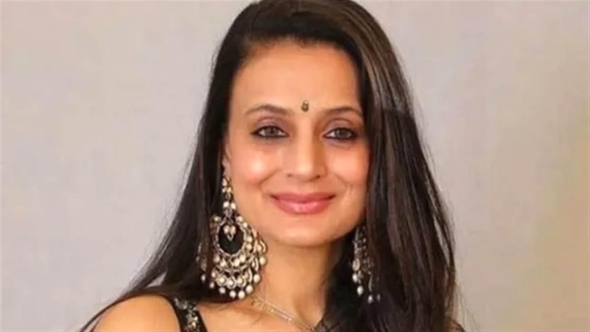 Rajpal Yadav ਤੋਂ ਬਾਅਦ ਚੈੱਕ ਬਾਊਂਸ ਮਾਮਲੇ 'ਚ ਫਸੀ Ameesha patel? ਗੈਰ-ਜ਼ਮਾਨਤੀ ਵਾਰੰਟ 'ਤੇ ਕੀ ਬੋਲੀ 'ਸਕੀਨਾ'