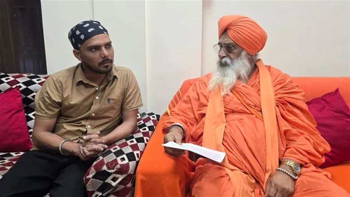 ਚਾਰ ਲੱਖ 'ਚ ਗਿਆ ਰੂਸ, ਤਨਖਾਹ ਦੀ ਥਾਂ ਮਿਲੇ ਕਰੰਟ ਦੇ ਝਟਕੇ, ਸੰਤ ਸੀਚੇਵਾਲ ਦੀ ਪਹਿਲ ਸਦਕਾ ਪਰਤੇ ਨੌਜਵਾਨ ਨੇ ਸੁਣਾਈ ਦਾਸਤਾਨ