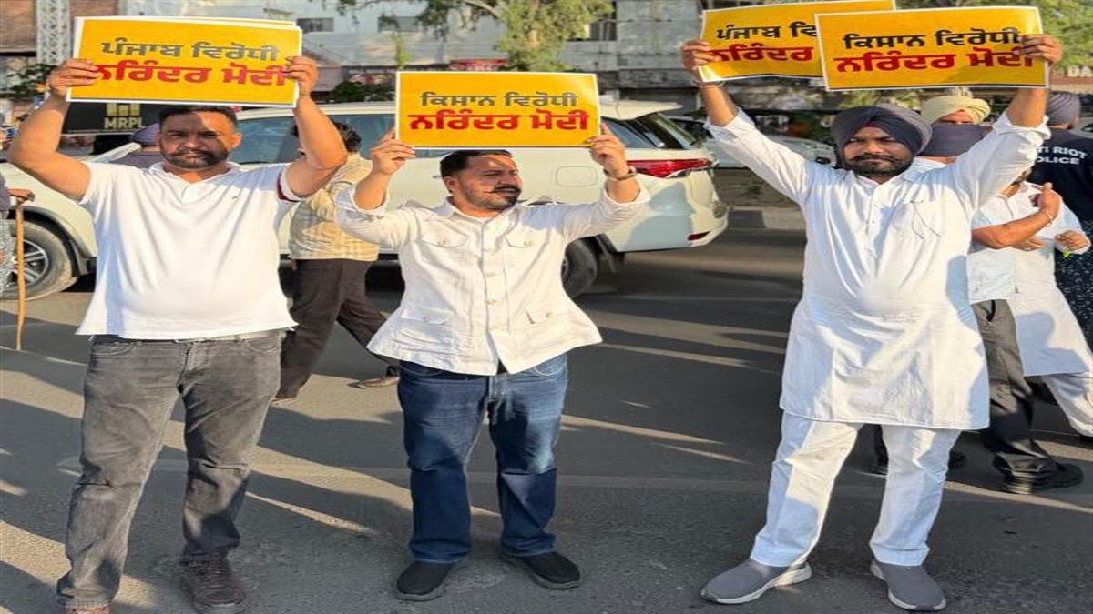 ਤੇਲ ਵਧਦੀਆਂ ਕੀਮਤਾਂ ਖ਼ਿਲਾਫ਼ ਆਪ ਆਗੂਆਂ ਨੇ ਕੀਤਾ ਪ੍ਰਦਰਸ਼ਨ