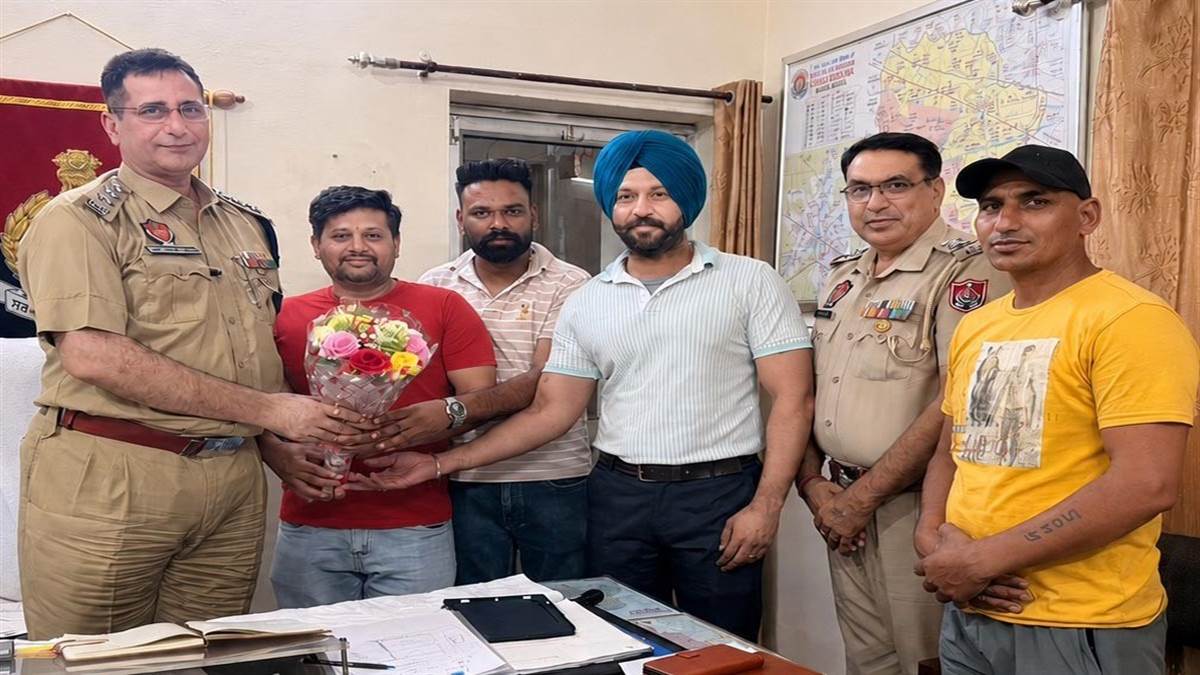 ਡੀਐੱਸਪੀ ਜਸਬਰਿੰਦਰ ਸਿੰਘ ਖਹਿਰਾ ਦਾ ਯੂਥ ਆਗੂਆਂ ਵੱਲੋਂ ਸਨਮਾਨ