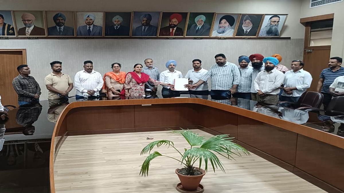 ਮੁਲਾਜ਼ਮ ਏਕਤਾ ਸੰਘਰਸ਼ ਕਮੇਟੀ ਦੇ ਵਫ਼ਦ ਵੱਲੋਂ ਵੀਸੀ ਡਾ. ਜਗਦੀਪ ਨੂੰ ਮਿਲਿਆ