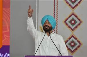 ਰਵਨੀਤ ਬਿੱਟੂ ਦੀ ਪੰਜਾਬੀਆਂ ਨੂੰ ਅਪੀਲ, ਤੁਸੀਂ ਸਾਰਿਆਂ ਨੂੰ ਮੌਕਾ ਦਿੱਤਾ, ਹੁਣ ਬੀਜੇਪੀ ਦੀ ਵਾਰੀ