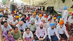 ਸਾਂਝੇ ਫਰੰਟ ਨੇ ਡੀਸੀ ਦਫ਼ਤਰ ਅੱਗੇ ਧਰਨਾ ਲਾ ਕੇ ਮਨਾਇਆ ਕਾਲਾ ਦਿਨ