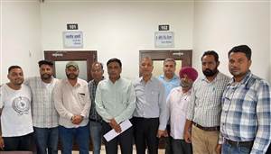 ਇੰਟਰਲਾਕਿੰਗ ਟਾਈਲਾਂ ਦੇ ਟੈਂਡਰ ਰੱਦ ਕਰਕੇ ਇਕਮੁਸ਼ਤ ਕੰਮ ਦੇਣ ਦੀ ਤਿਆਰੀ, ਠੇਕੇਦਾਰਾਂ ਨੇ ਇਸ ਫੈਸਲੇ ਖਿਲਾਫ ਪ੍ਰਗਟਾਇਆ ਵਿਰੋਧ