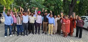 ਦਫ਼ਤਰੀ ਕਾਮਿਆਂ ਦੀ 2 ਦਿਨਾ ਕਲਮ ਛੋੜ ਹੜਤਾਲ ਸ਼ੁਰੂ