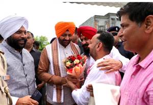 ਪੰਜਾਬ ਦੀਆਂ ਸਾਰੀਆਂ 117 ਸੀਟਾਂ ’ਤੇ ਚੋਣ ਲੜੇਗੀ ਭਾਜਪਾ : ਨਾਇਬ ਸੈਣੀ  ਦਾ ਡਬਲ ਇੰਜਣ ਸਰਕਾਰ ਨਾਲ ਵਿਕਾਸ ਤੇਜ਼ ਕਰਨ ਦਾ ਦਾਅਵਾ