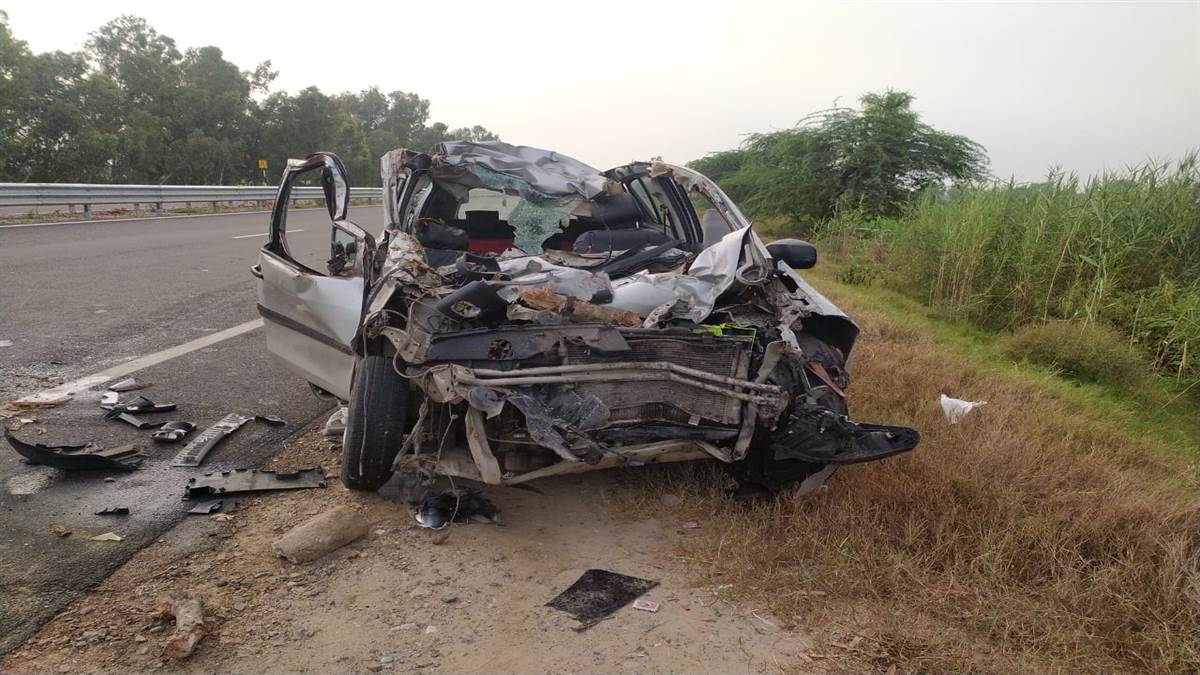 Road Accident Four persons died in a road accident on Delhis Fazilka National Highway
